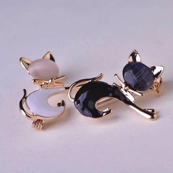 Cute Black Cat Brooch - Picture 2 of 6